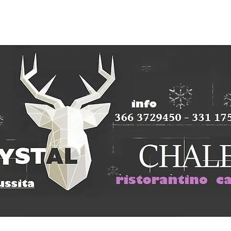 מלון Crystal Chalet *