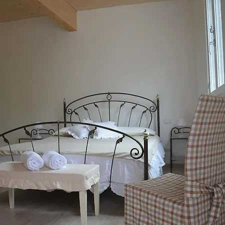 Crystal Chalet מלון Ussita